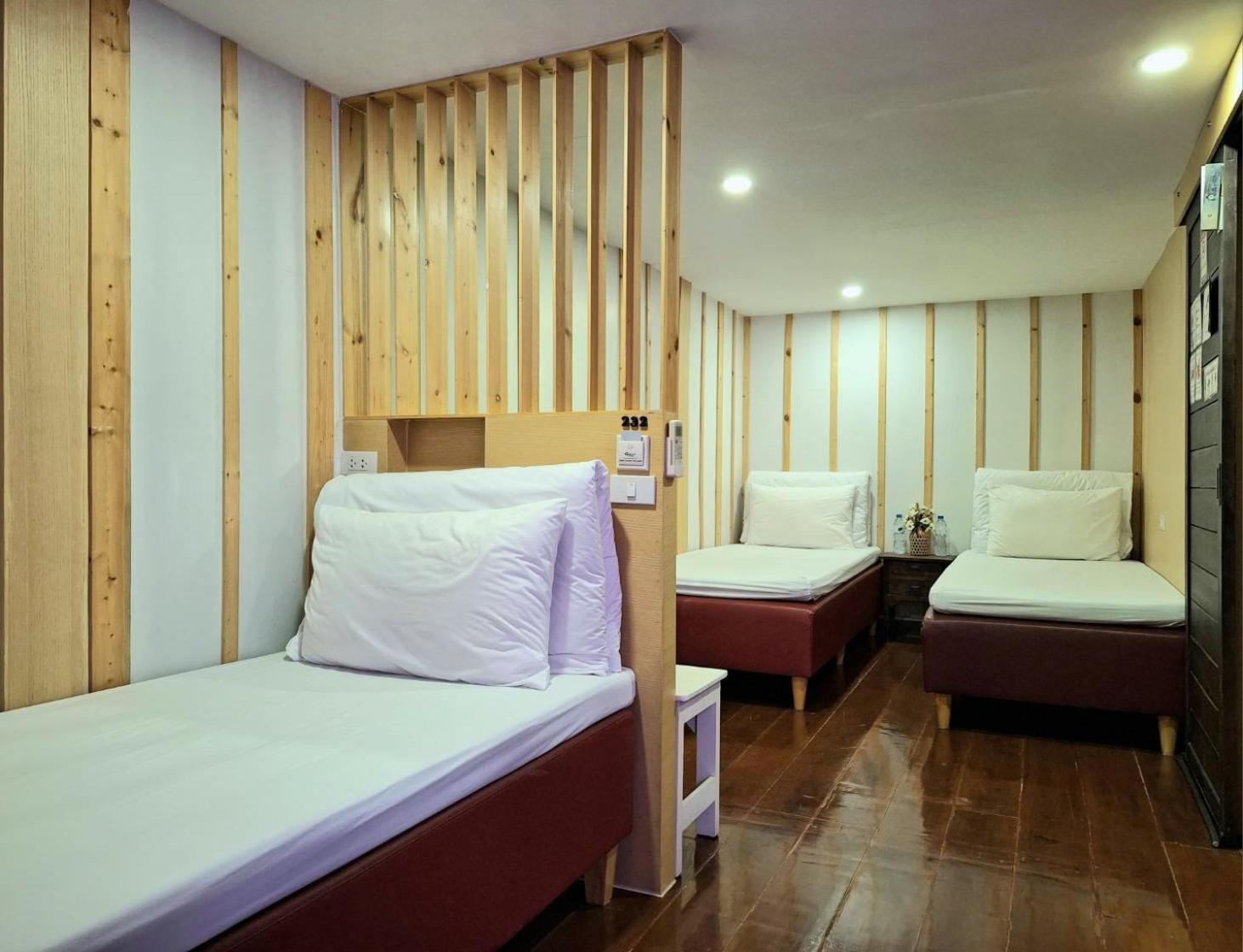 Check-In My Hostel Bangkok Exteriör bild