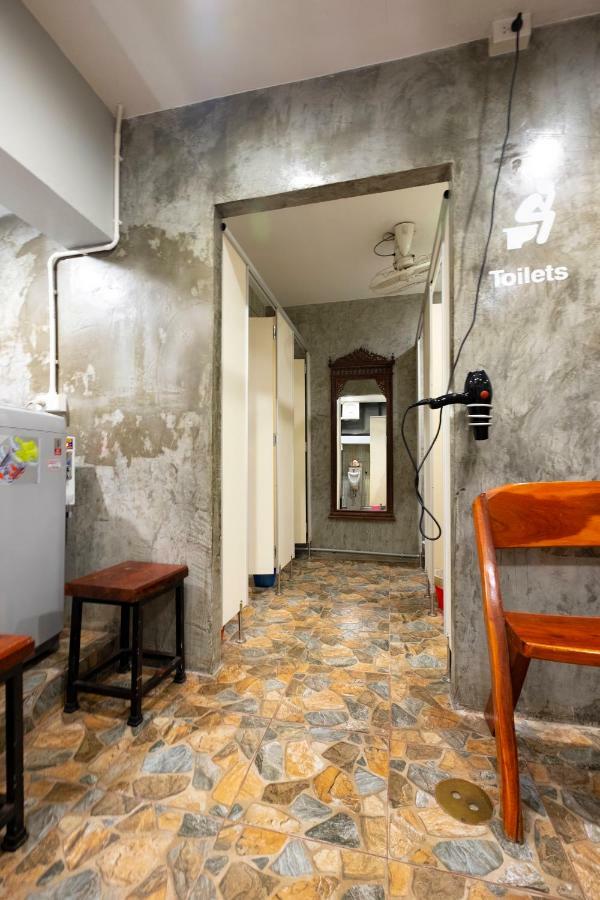 Check-In My Hostel Bangkok Exteriör bild